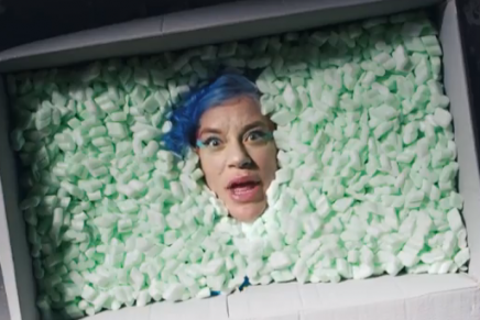 tUnE-yArDs: ecco il video di ‘Real Thing’
