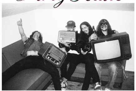 Dirty Fences – Full Tramp