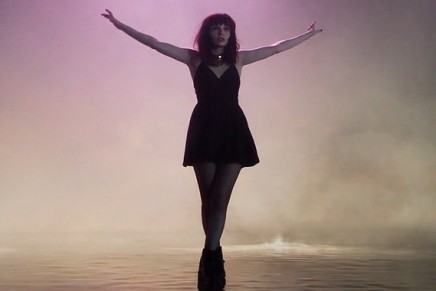 CHVRCHES: il video di “Leave A Trace”
