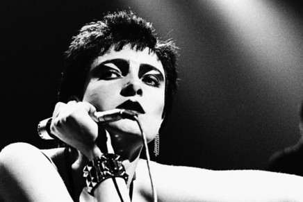 Siouxsie Sioux: ecco “Love Crime” il primo singolo in otto anni.