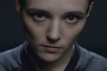 Savages: guarda il video del nuovo singolo “Adore”