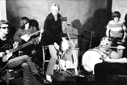 Parigi: John Cale rivista i classici dei Velvet Underground in compagnia di ospiti d’eccezione