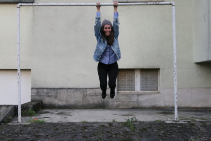 Charlotte Bridge: ascolta e scarica il nuovo singolo “Too Young To Sleep”