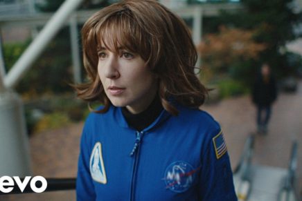 Austra: ecco il video di “I Love You More Than You Love Yourself”