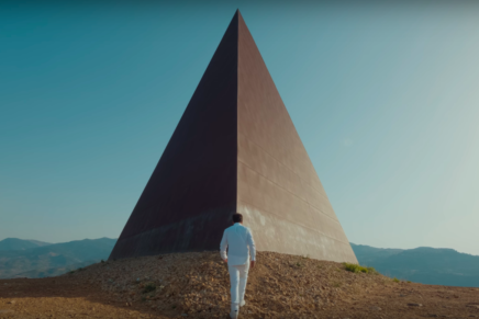 Colapesce: guarda il video di “Totale”