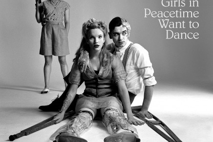 Belle and Sebastian – Girls in Peacetime Want to Dance