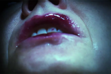 Guarda “Mouth Mantra”: il viaggio nella bocca di Björk