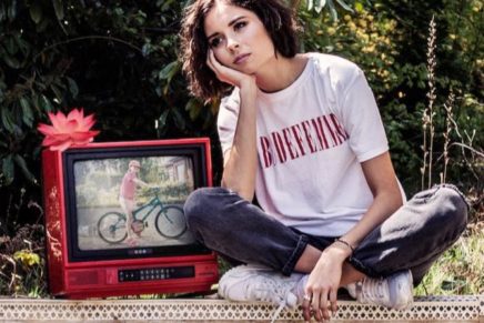 Nina Nesbitt ascolta “The Moments I’m Missing” Nina Nesbitt ascolta “The Moments I’m Missing”